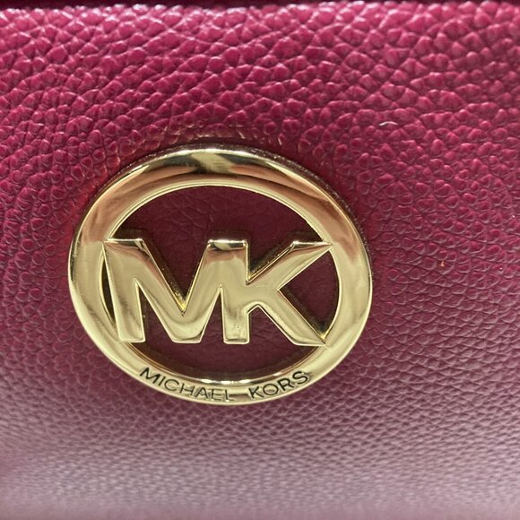 NWT Michael Kors Large Leather Crossbody in Berry color - Picture 2 of 11